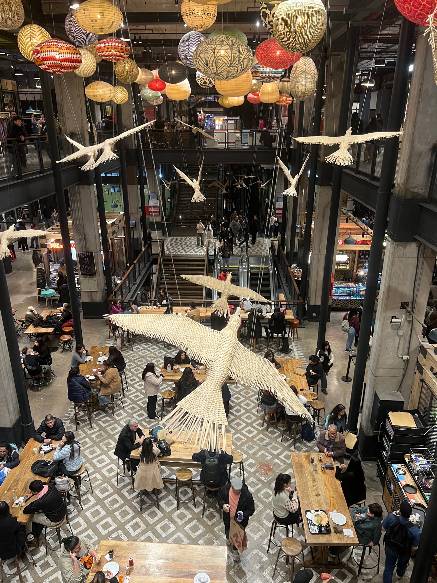 🍷🏙️ Wine & Skyline: El Tour del Centro Financiero