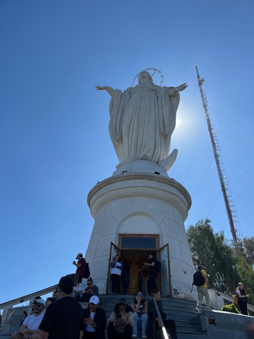 Tour Teleferico + Virgen del Cerro San Cristobal + Feria Artesanal